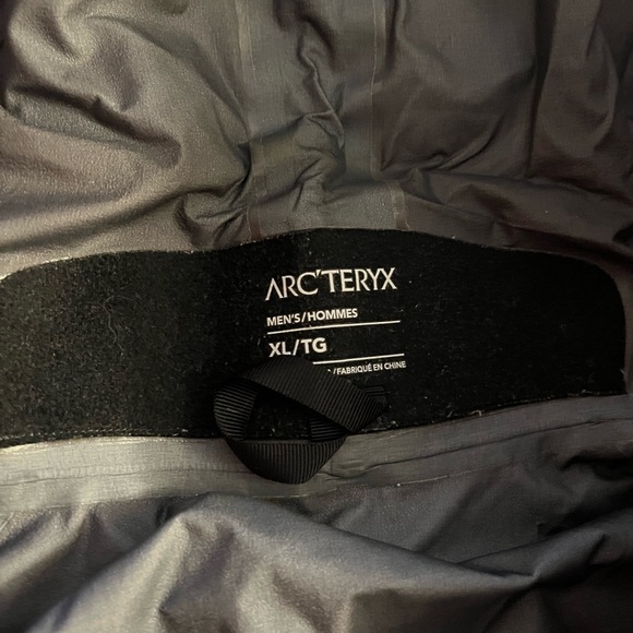 Arc’teryx Beta SV Men’s Shell Jacket - Size XL - Used Condition - Picture 10 of 12